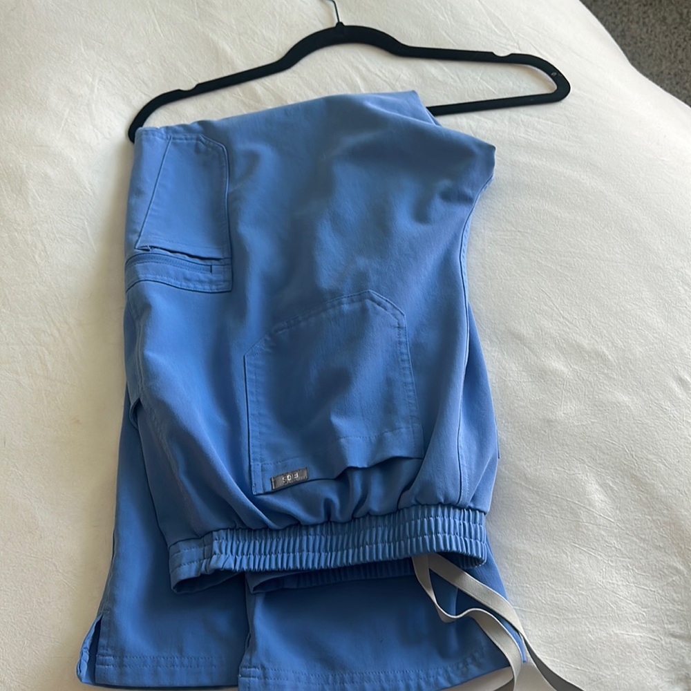 Women’s large straight leg blue Figs scrub pants